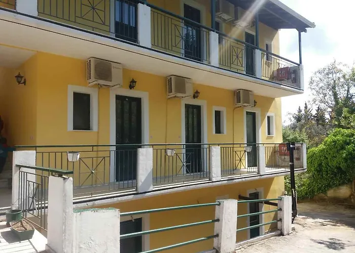 Santas Ασπρογερακάτα