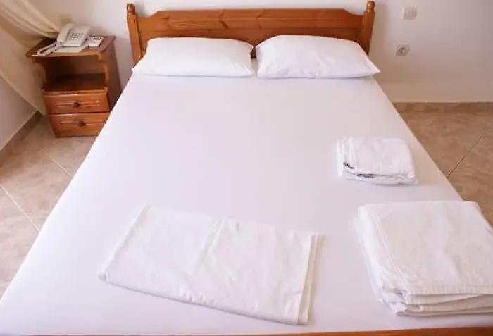 Santas Ξενοδοχείο με διαμερίσματα 3*