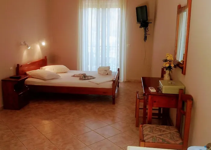 Santas Ασπρογερακάτα